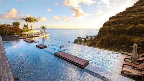 Saccharum Resort .